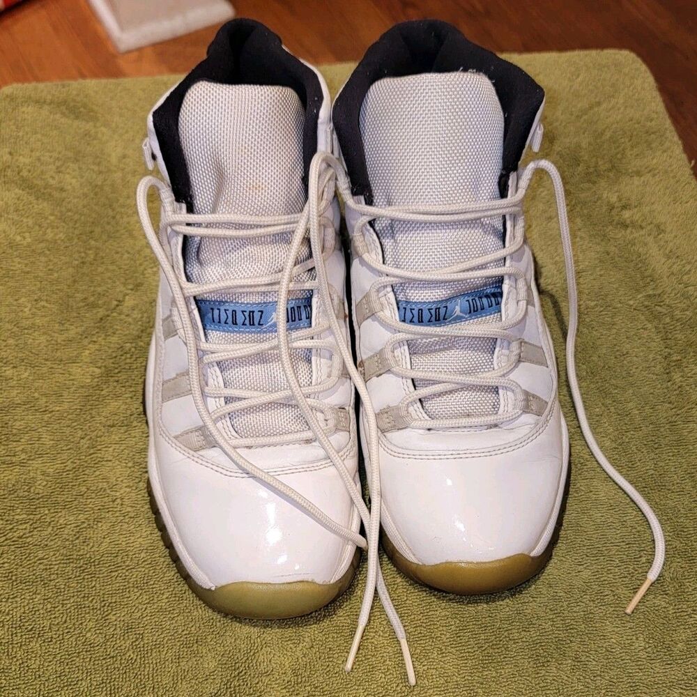 Jordan Air Jordan 11 Mid Top White Navy Blue Basketball Sneakers 378038-117 W 5